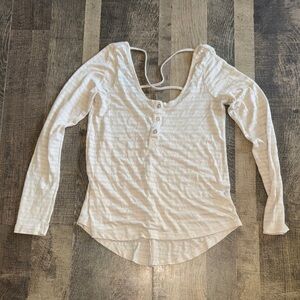 "Kina Size XS Crisscross Back Top"